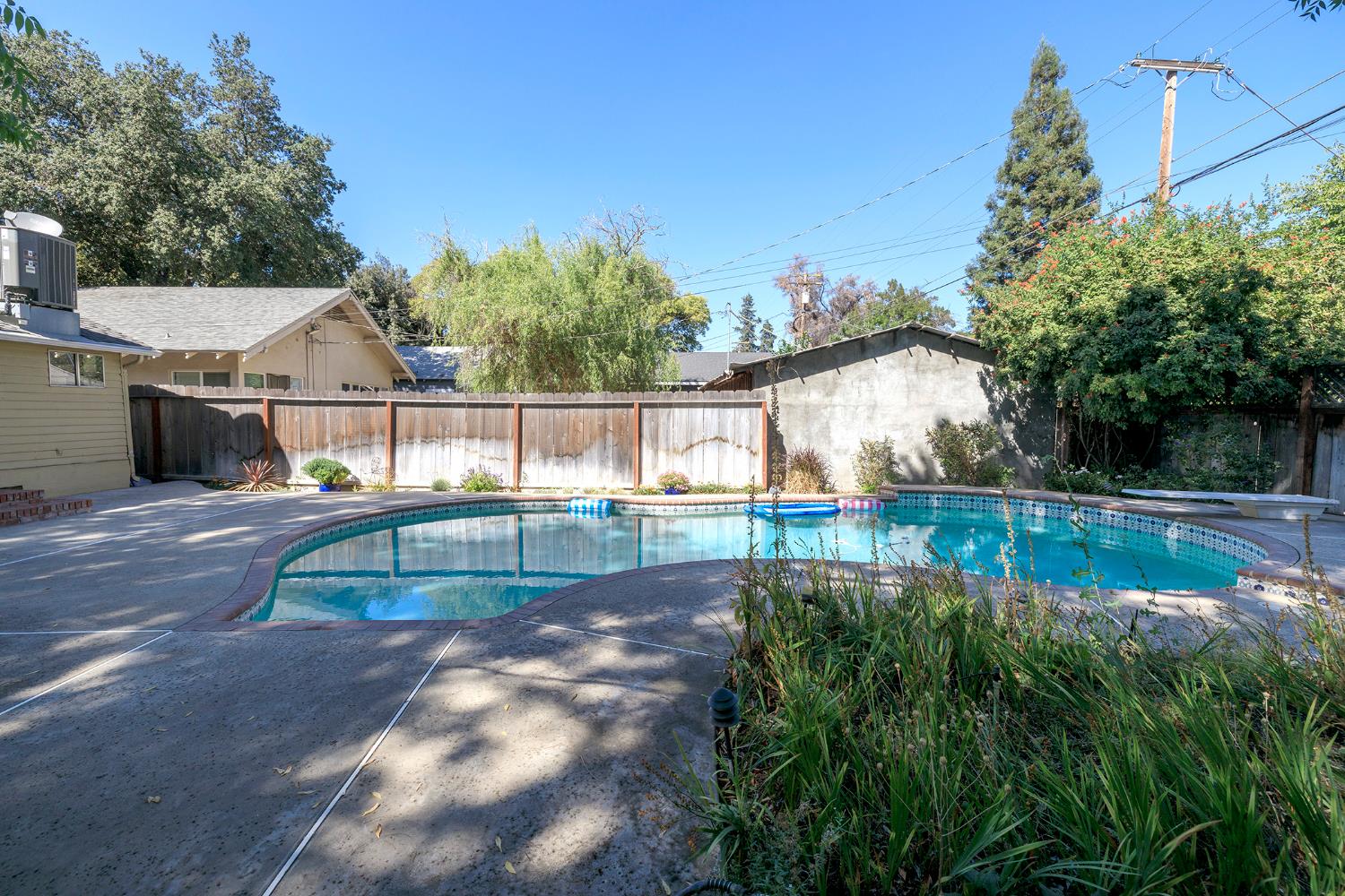 202 Hackberry Ave, Modesto, CA 95354