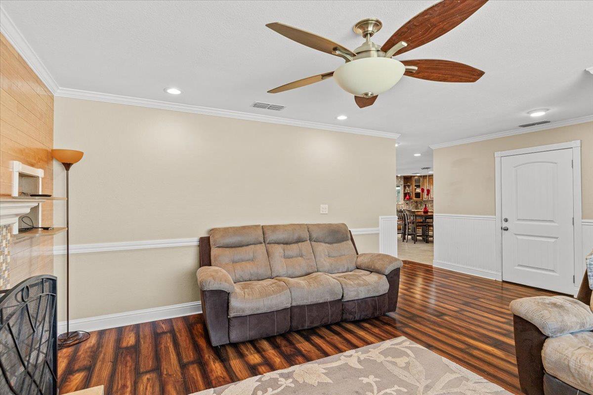 1266 Wimbledon Way, Manteca, CA 95336