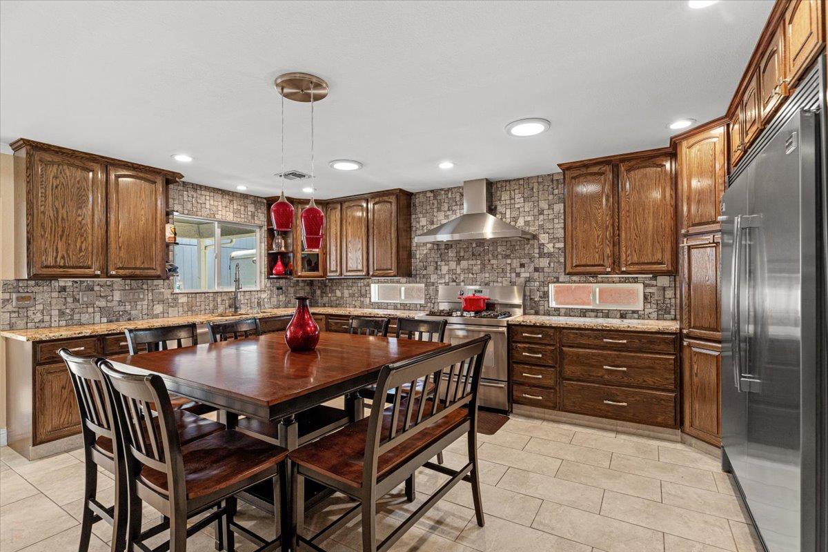 1266 Wimbledon Way, Manteca, CA 95336