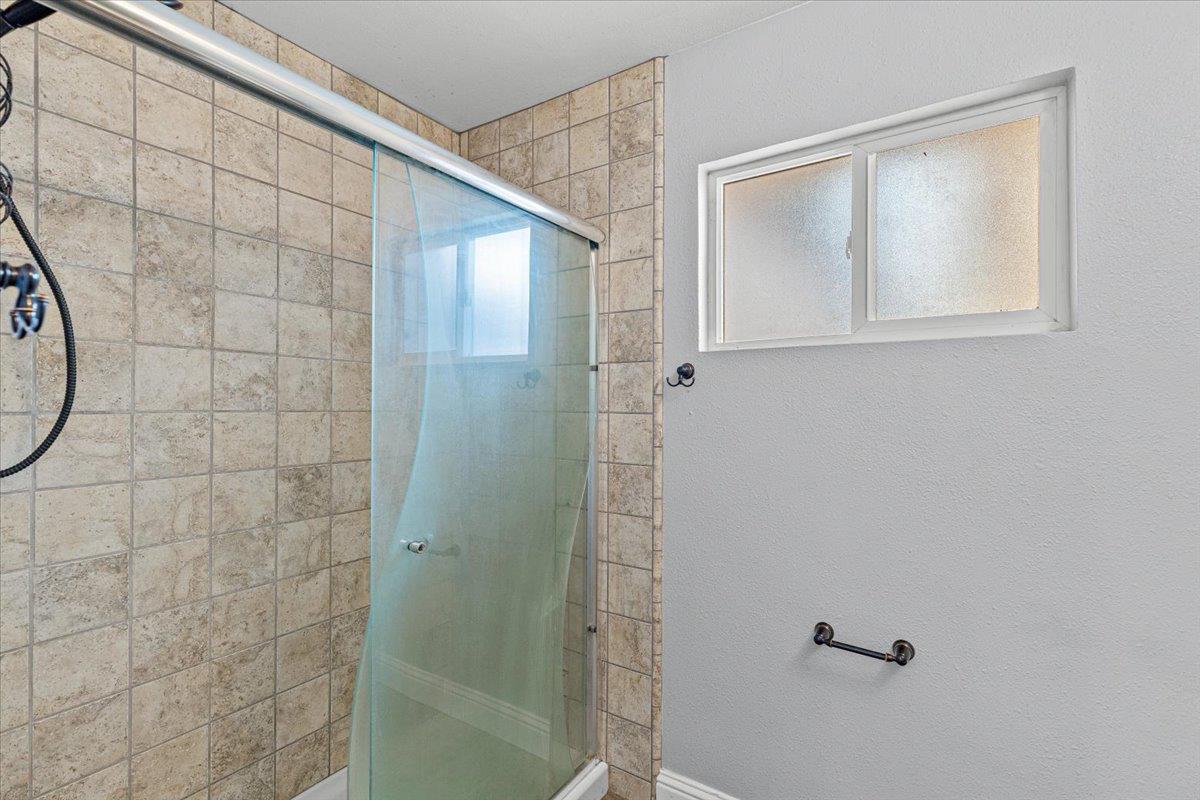 1266 Wimbledon Way, Manteca, CA 95336