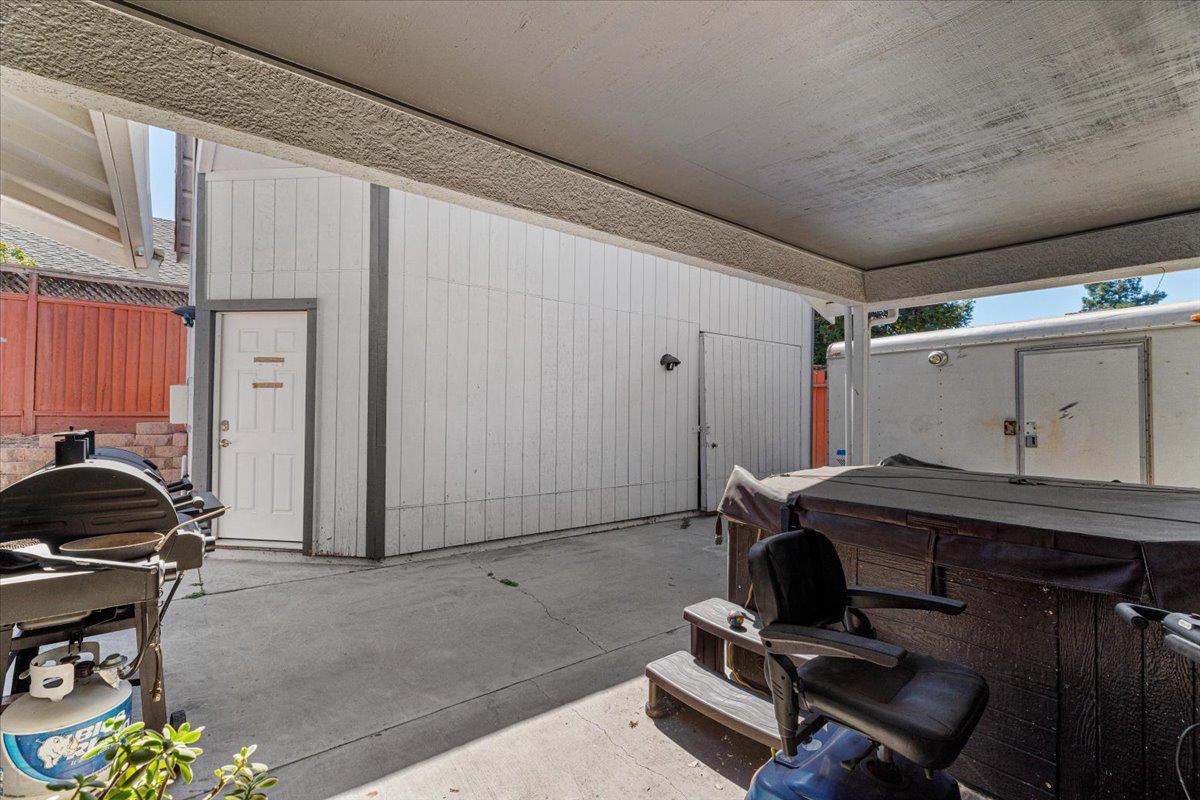 1266 Wimbledon Way, Manteca, CA 95336