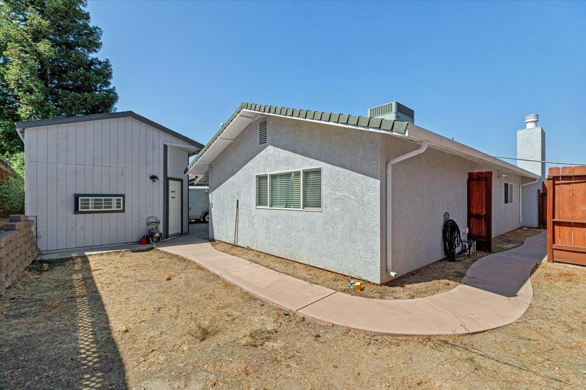 1266 Wimbledon Way, Manteca, CA 95336