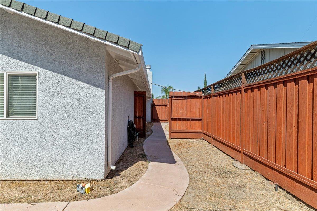 1266 Wimbledon Way, Manteca, CA 95336