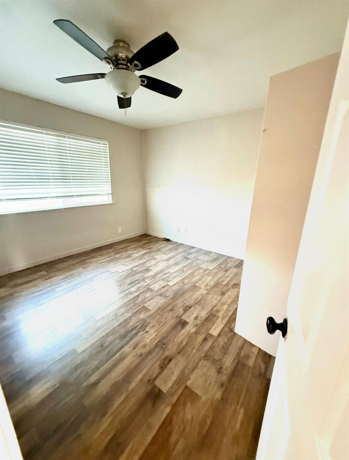 826 1st St, Livingston, CA 95334