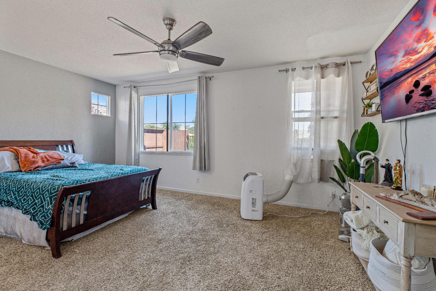 9015 Tee Box Ct, Patterson, CA 95363