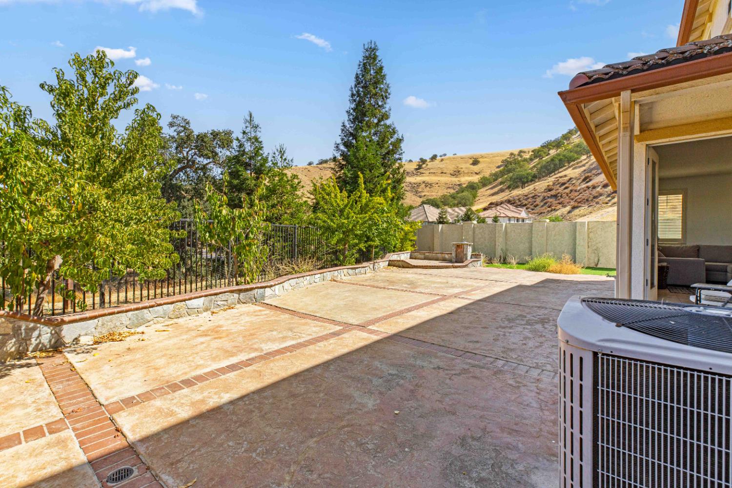 9015 Tee Box Ct, Patterson, CA 95363