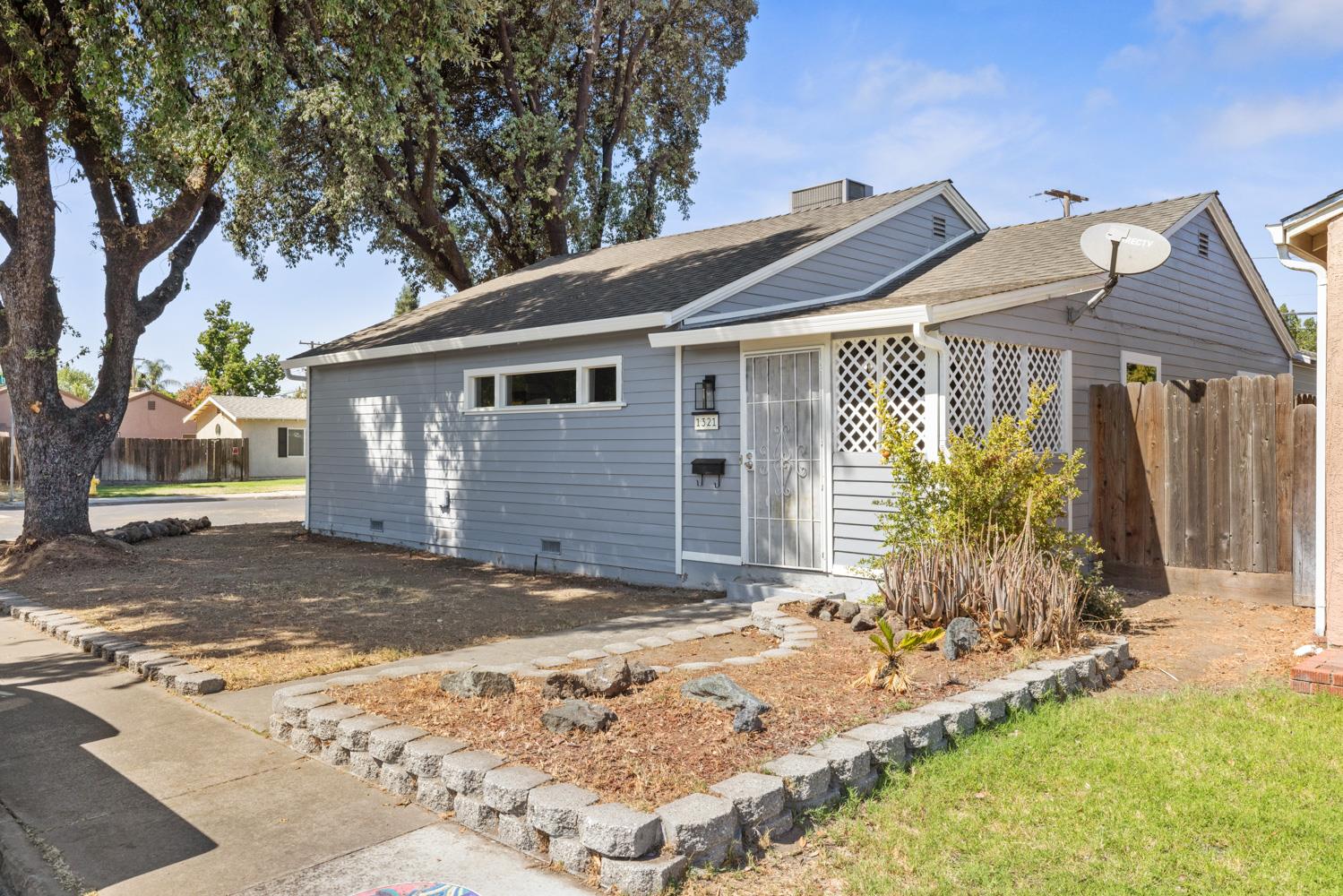 1321 W Orangeburg Ave, Modesto, CA 95350