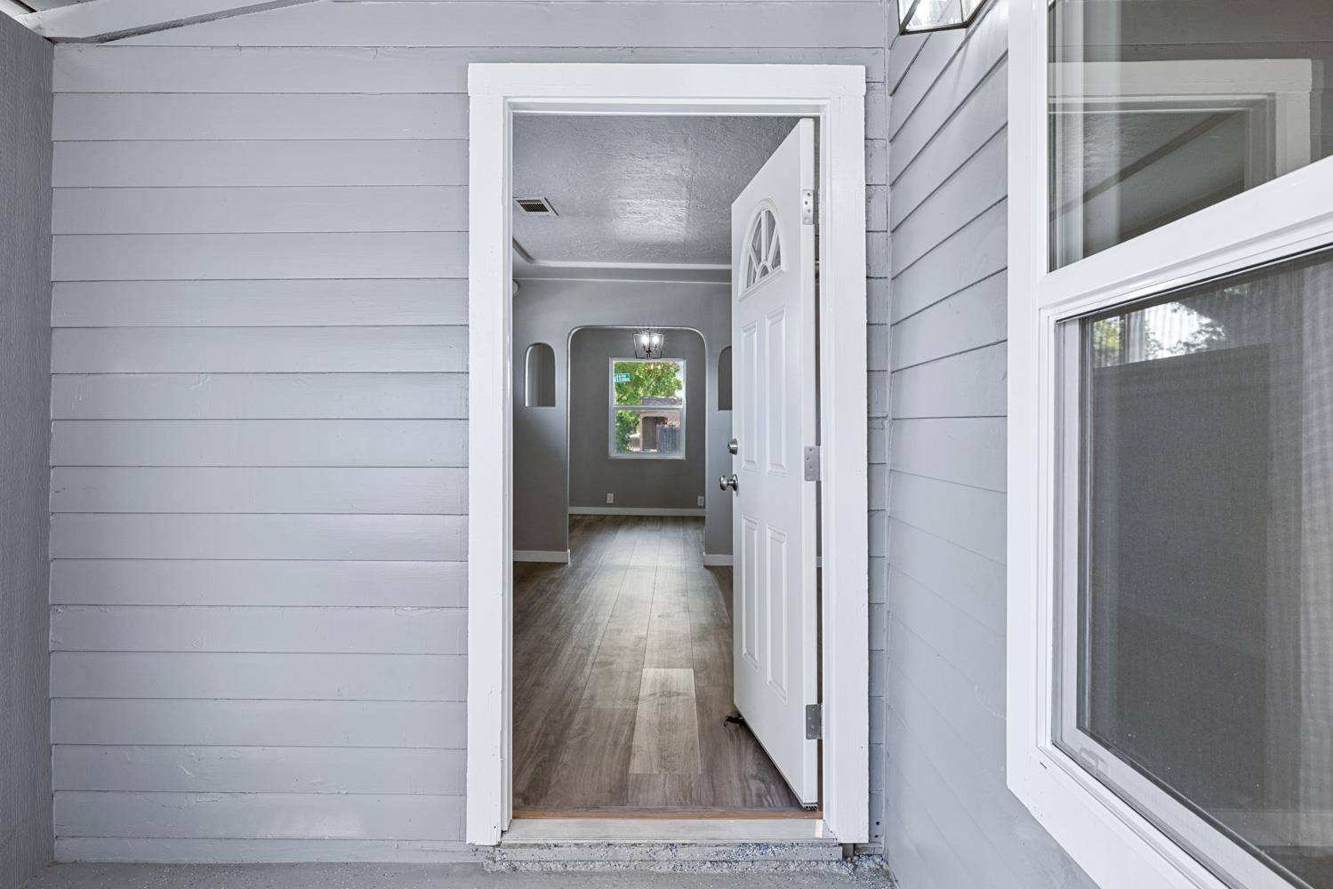 1321 W Orangeburg Ave, Modesto, CA 95350