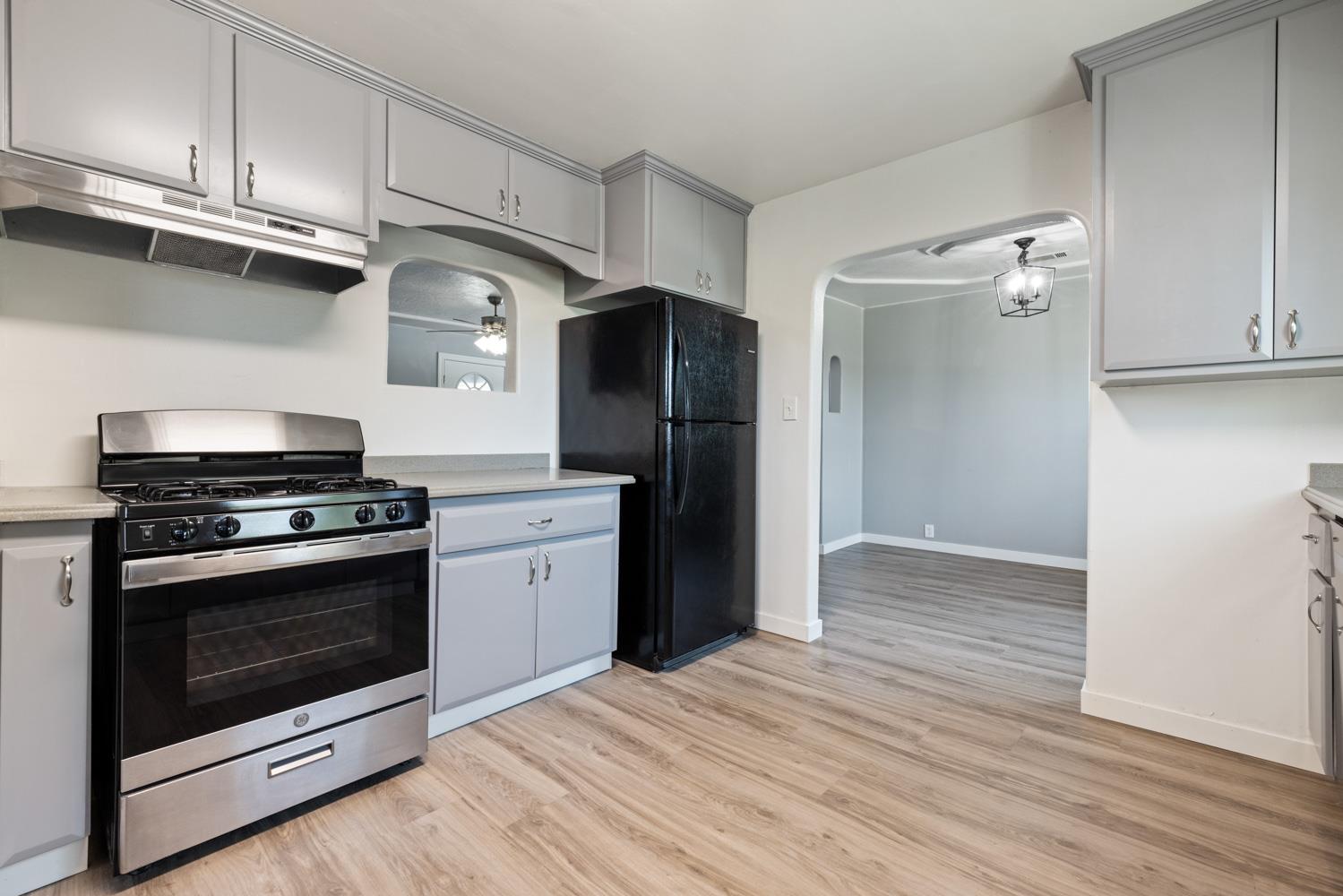 1321 W Orangeburg Ave, Modesto, CA 95350