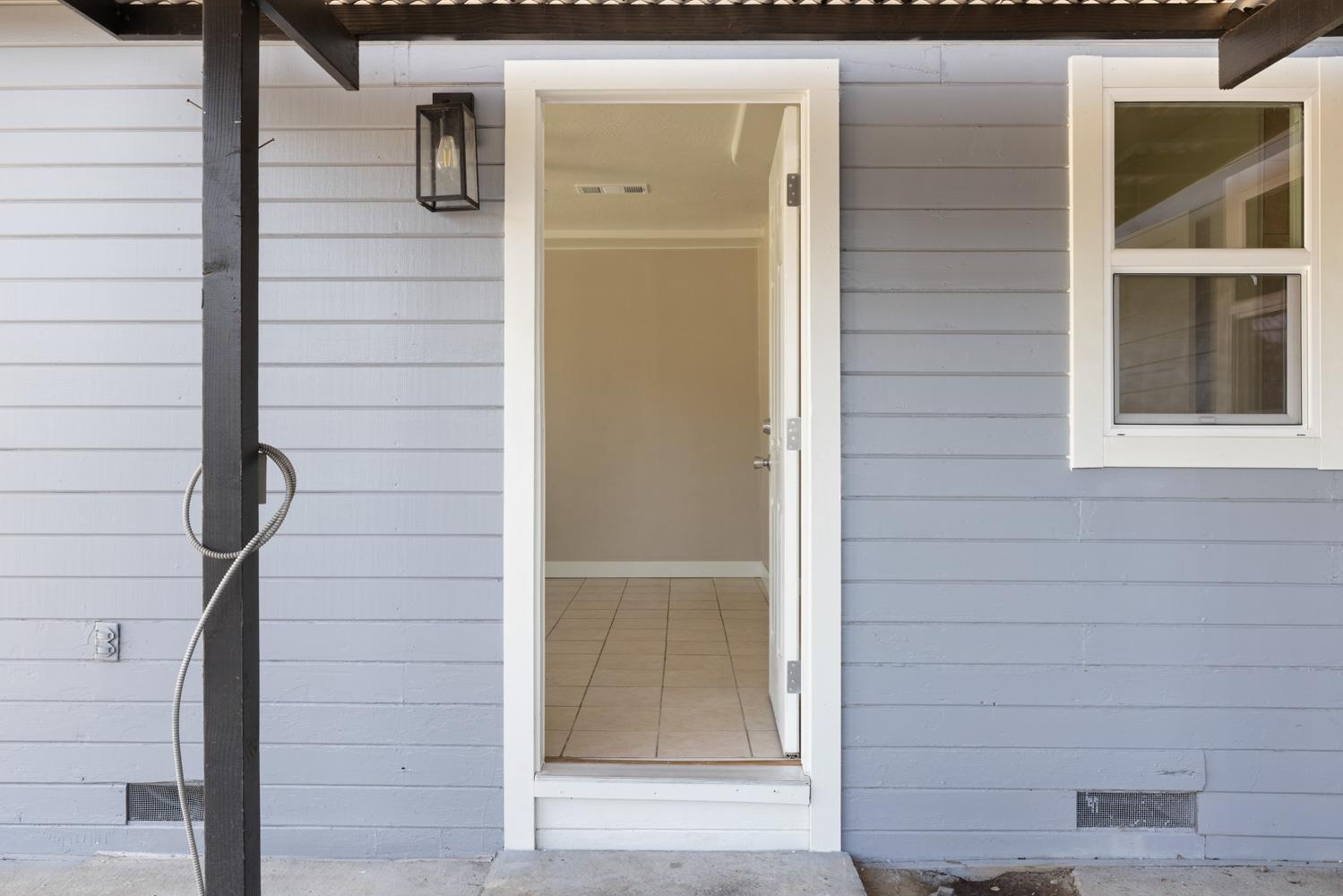 1321 W Orangeburg Ave, Modesto, CA 95350