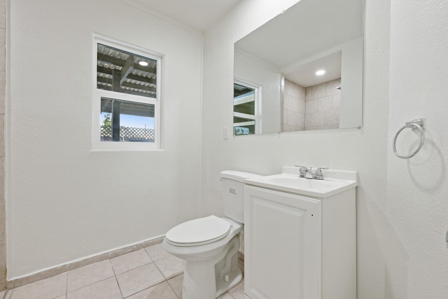 1321 W Orangeburg Ave, Modesto, CA 95350