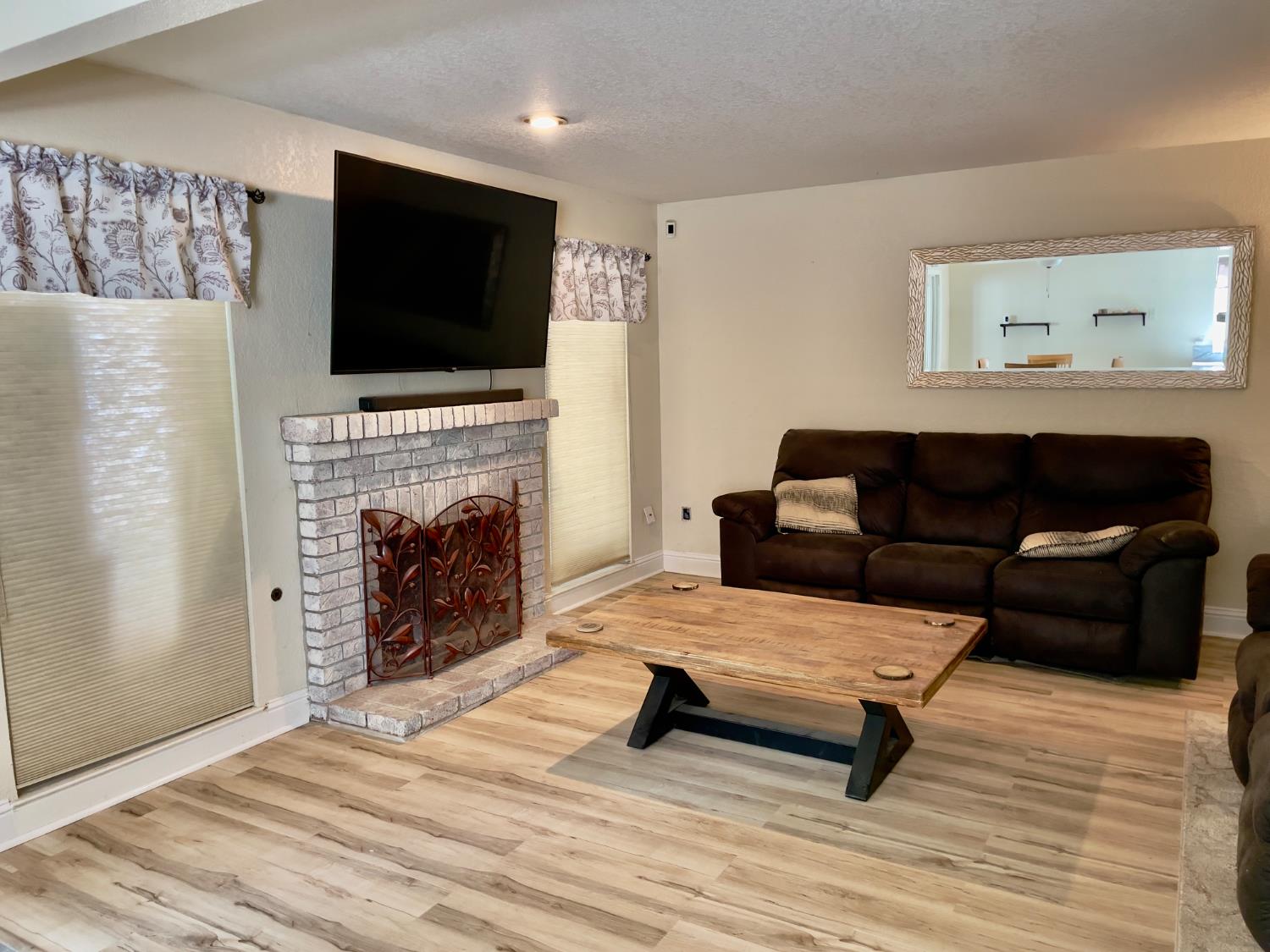 1713 Walnut Blossom Way, Modesto, CA 95355