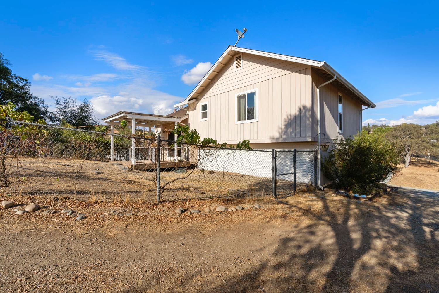 4068 Little John Rd, Copperopolis, CA 95228
