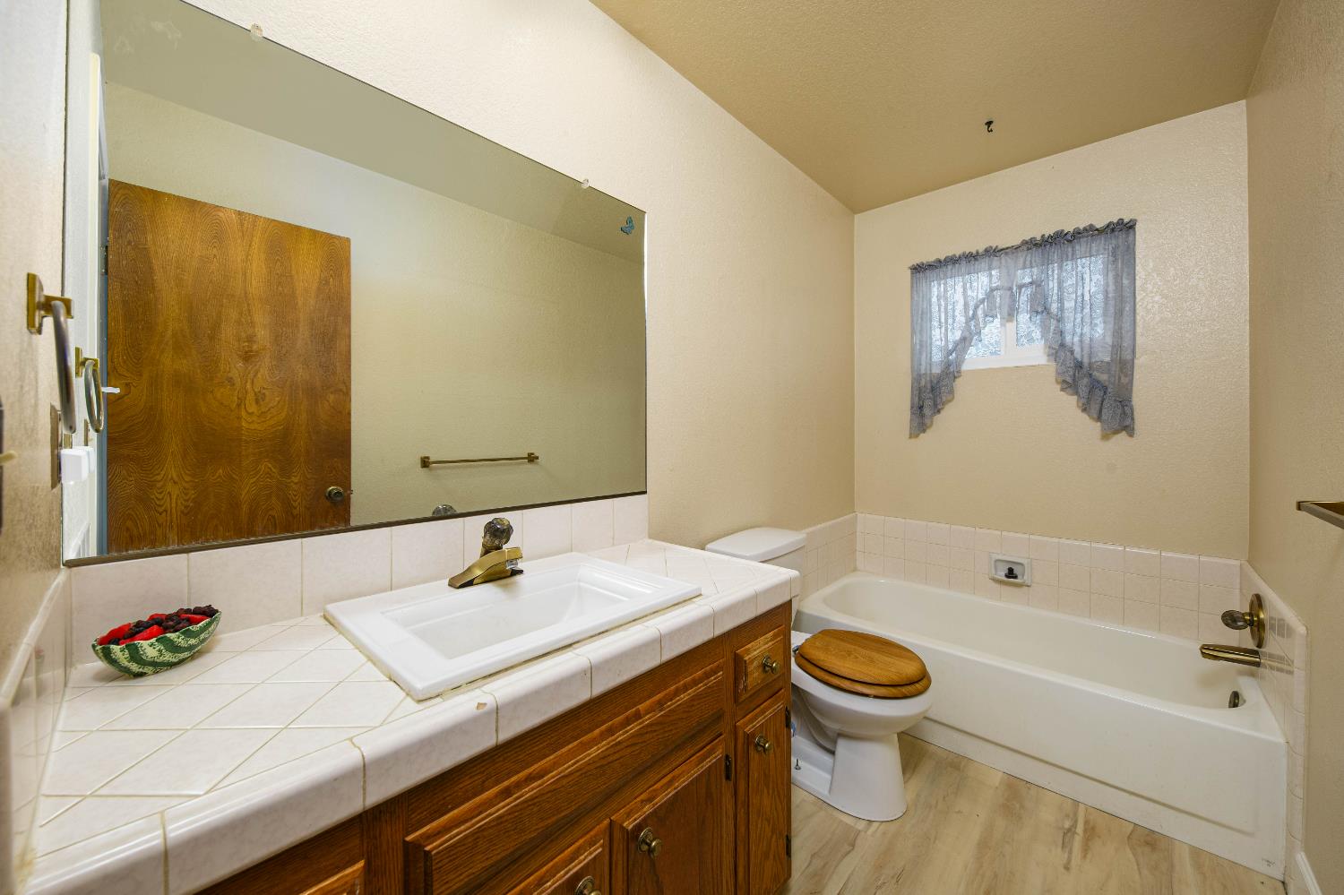 14665 Cree Ct, Manteca, CA 95336