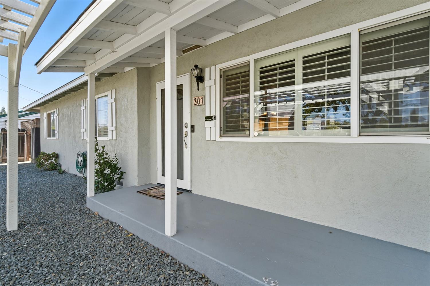 301 E North St, Oakdale, CA 95361