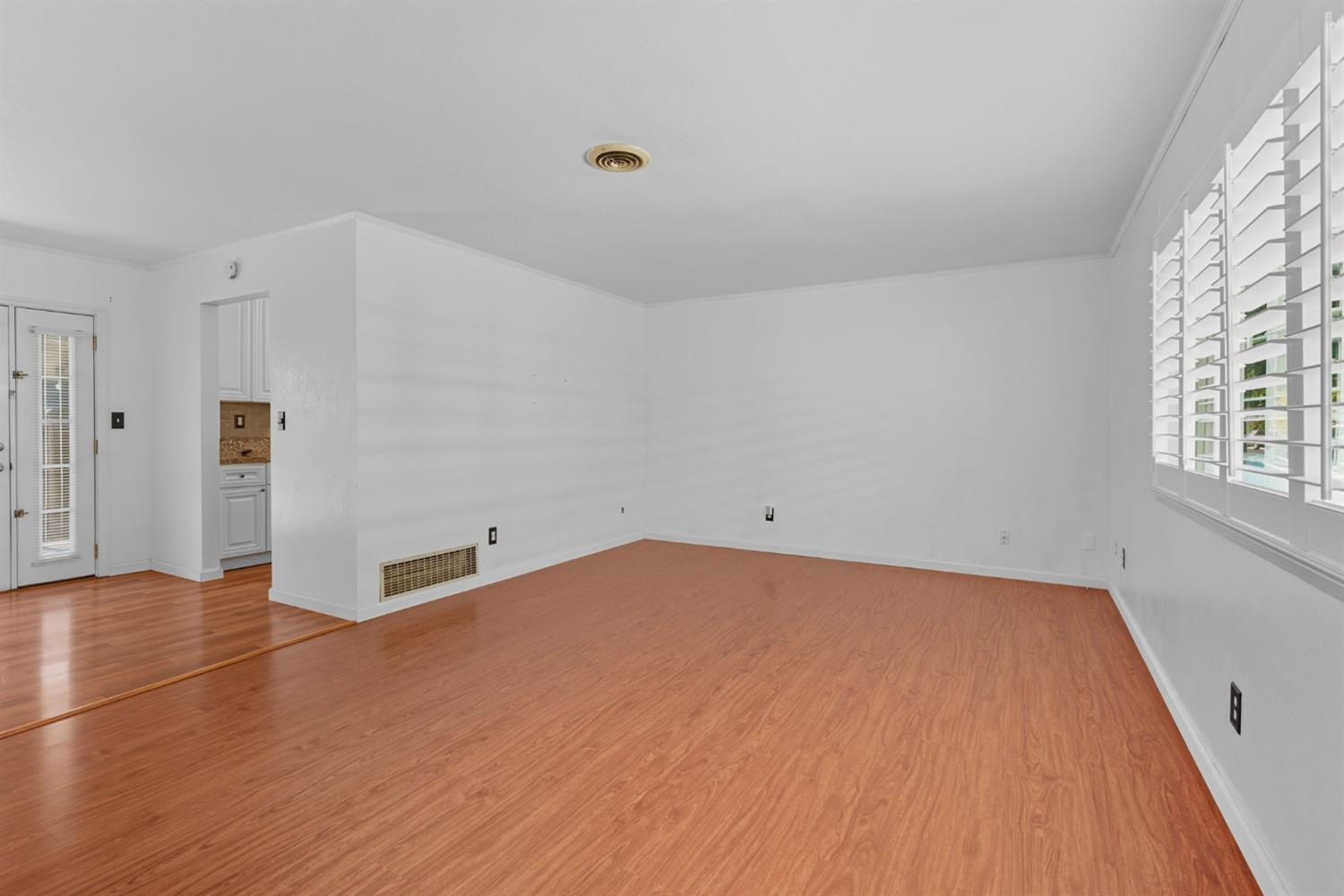 301 E North St, Oakdale, CA 95361