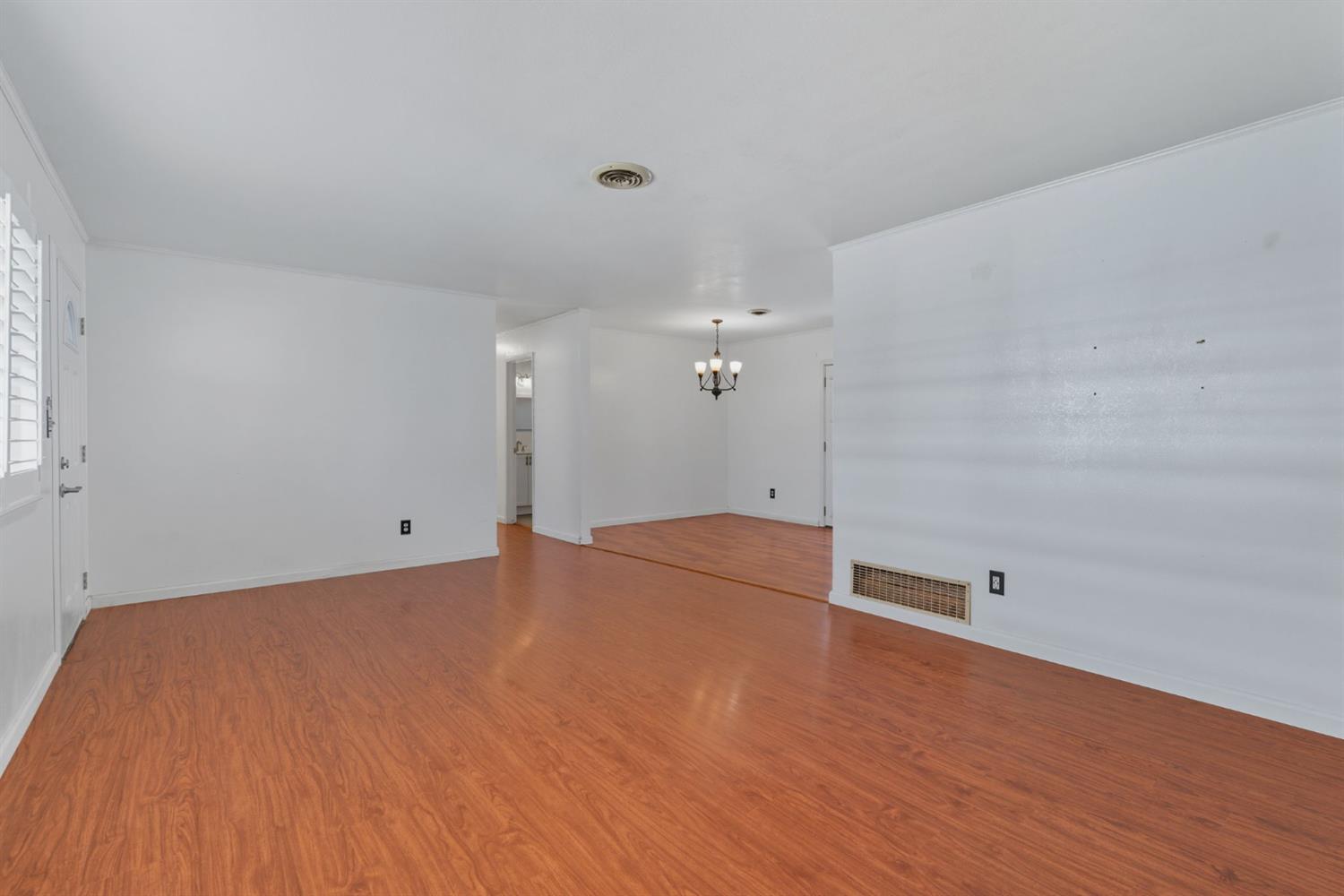 301 E North St, Oakdale, CA 95361