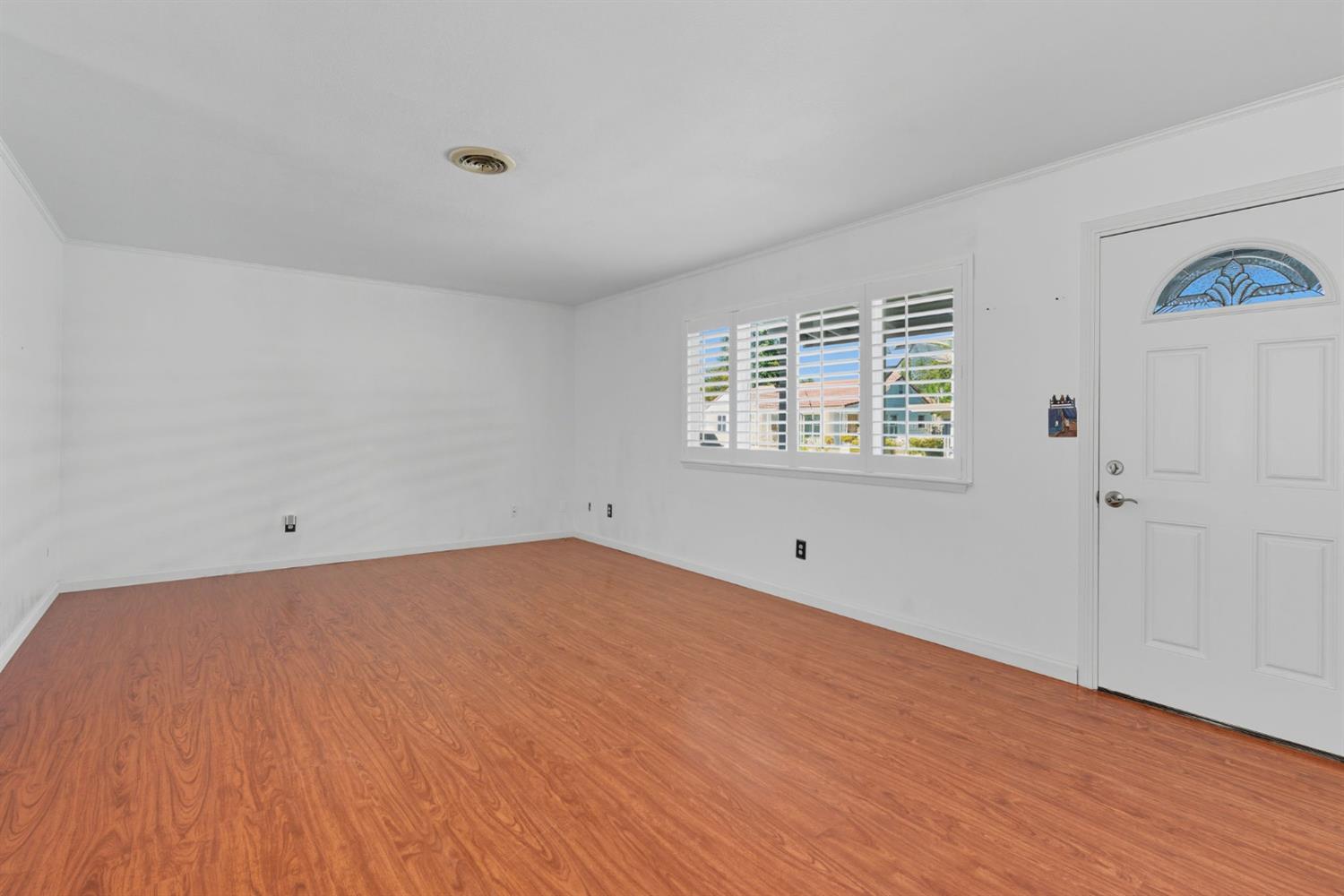 301 E North St, Oakdale, CA 95361