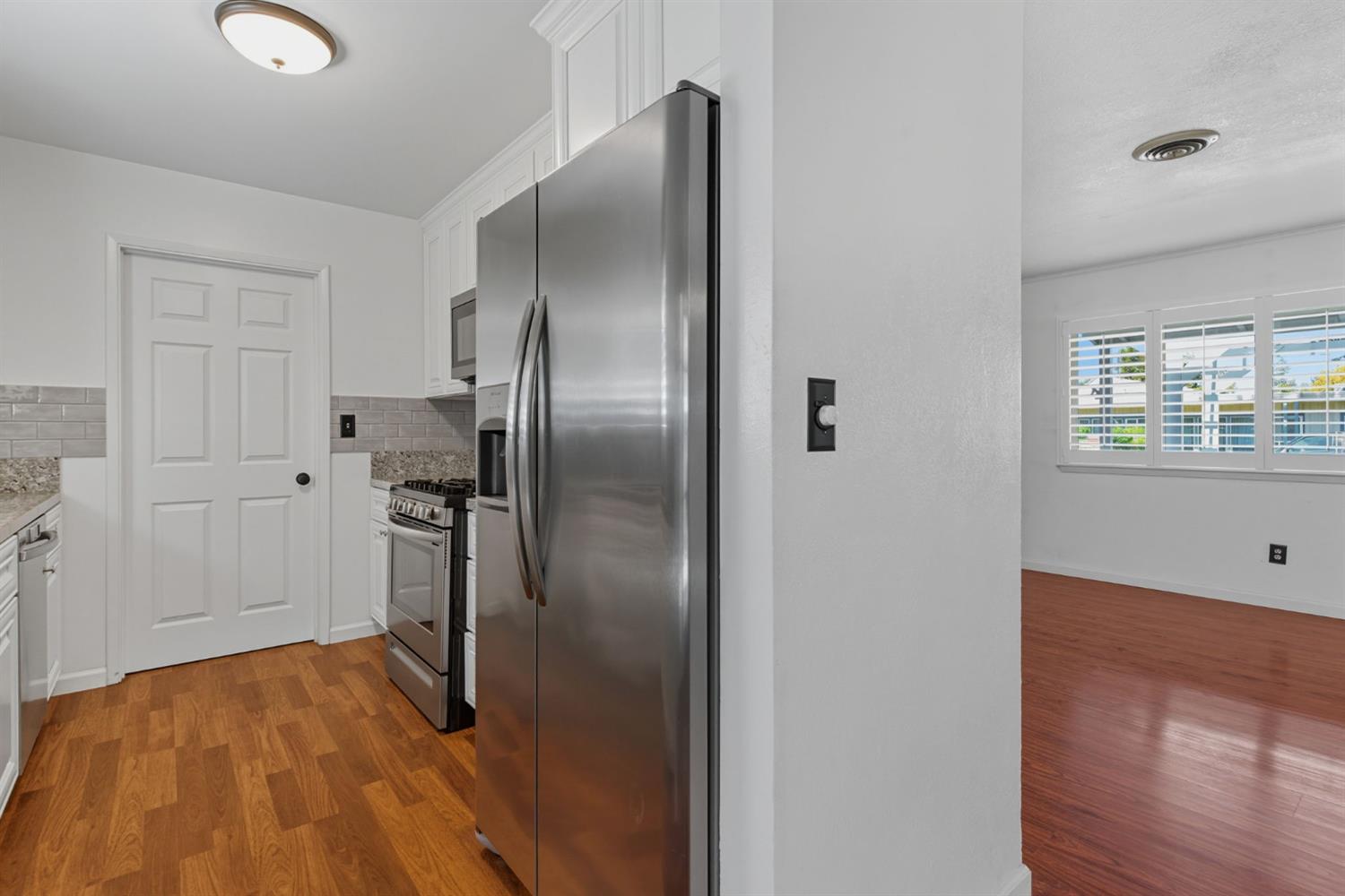 301 E North St, Oakdale, CA 95361