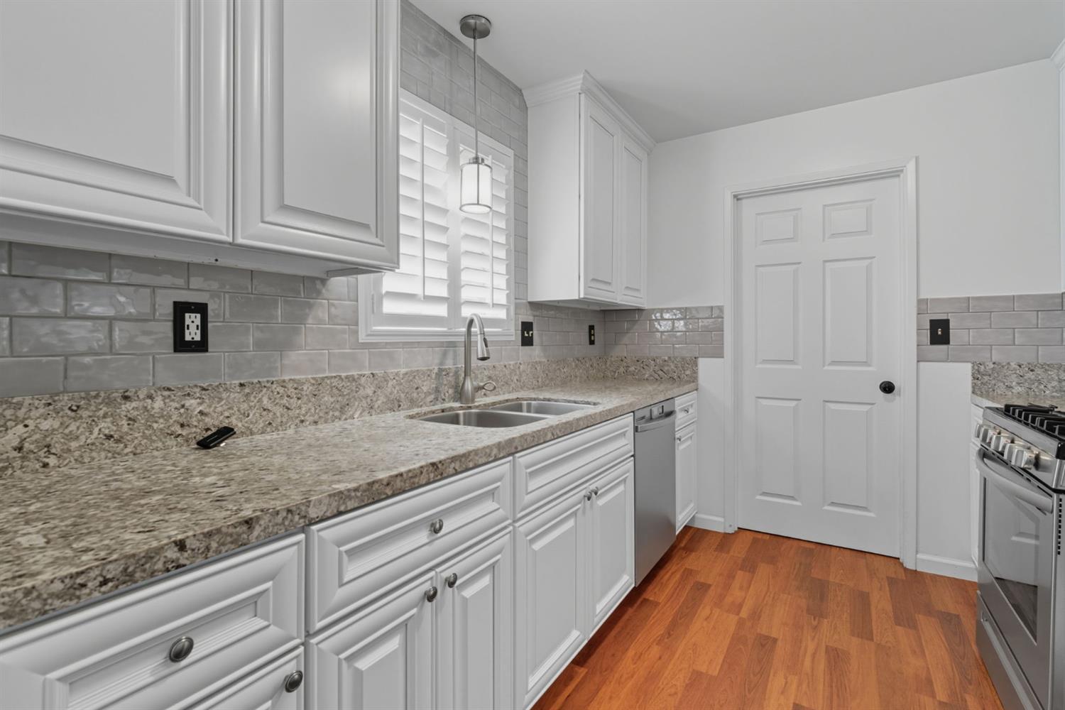 301 E North St, Oakdale, CA 95361