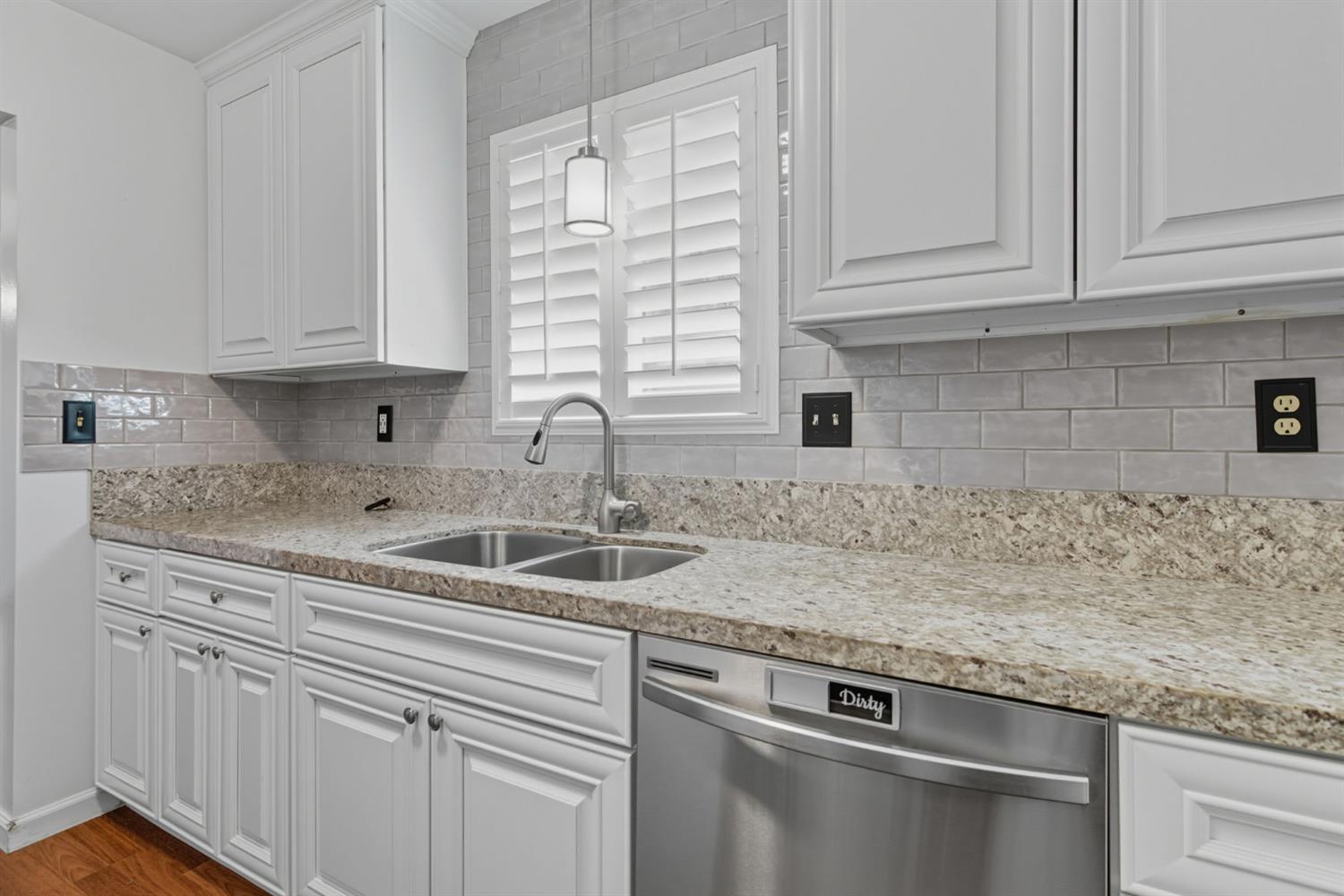 301 E North St, Oakdale, CA 95361