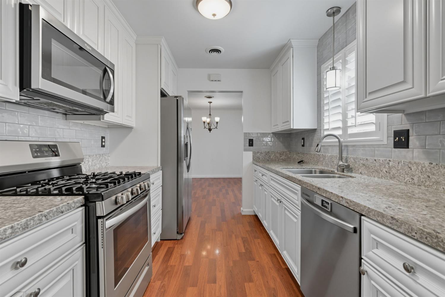 301 E North St, Oakdale, CA 95361