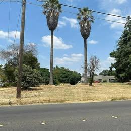 951 E Main St, Turlock, CA 95380