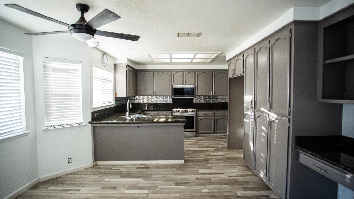 800 Pacheco Pl, Modesto, CA 95358