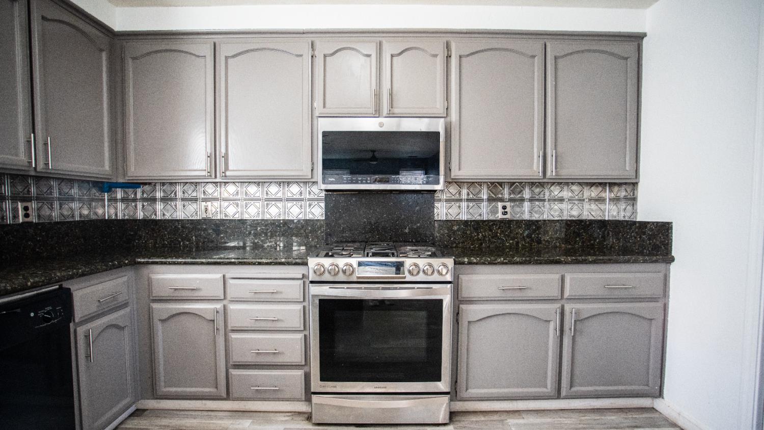 800 Pacheco Pl, Modesto, CA 95358