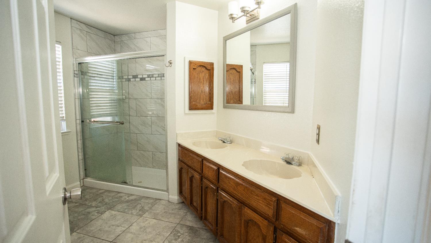 800 Pacheco Pl, Modesto, CA 95358