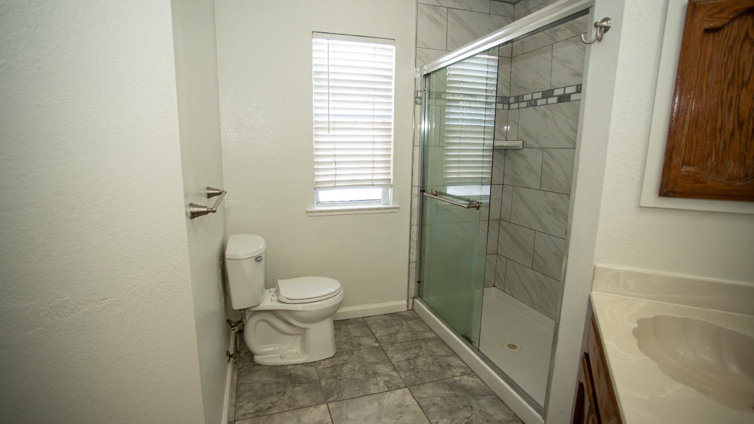 800 Pacheco Pl, Modesto, CA 95358