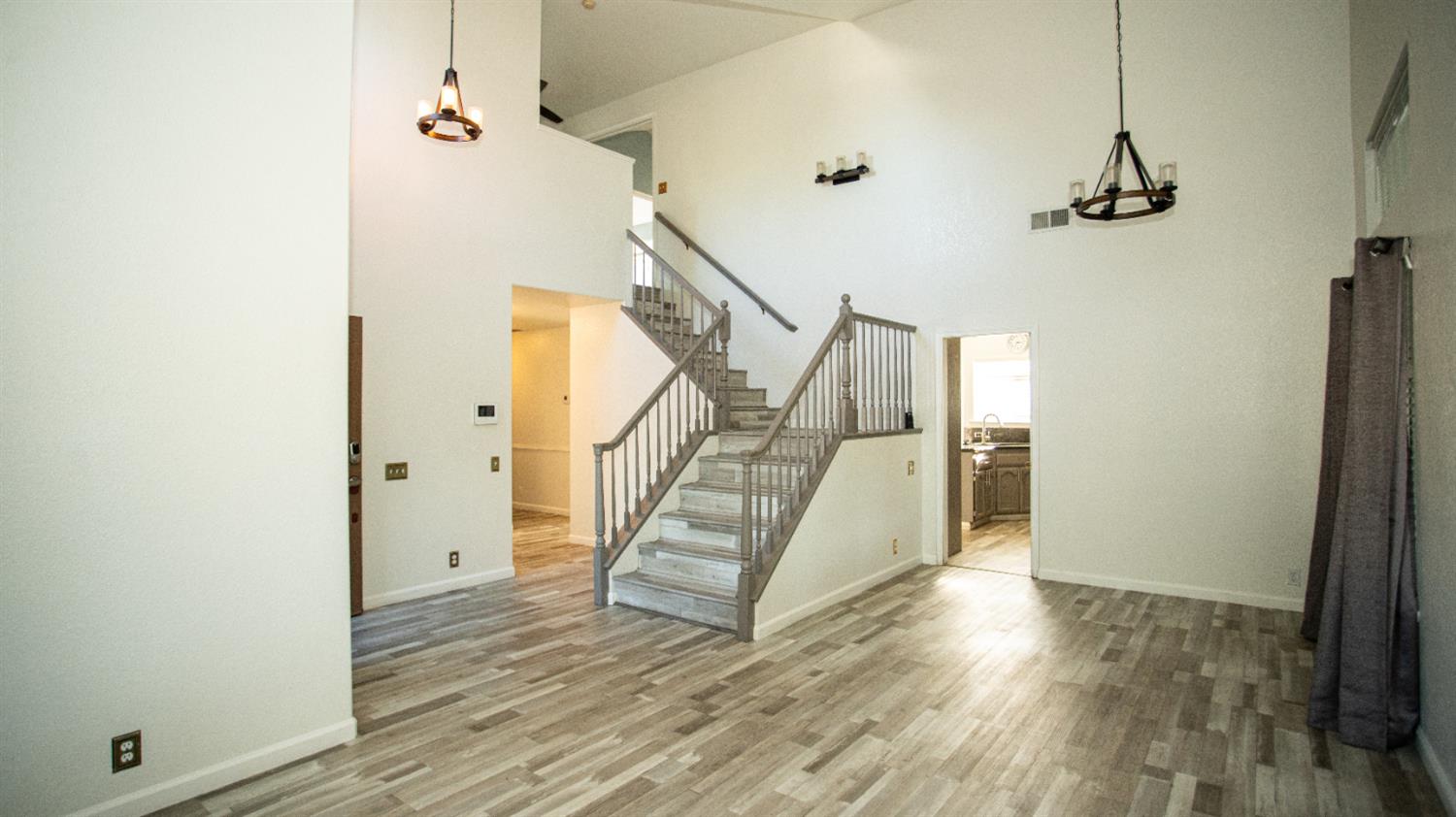 800 Pacheco Pl, Modesto, CA 95358