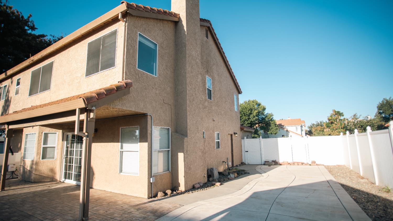 800 Pacheco Pl, Modesto, CA 95358