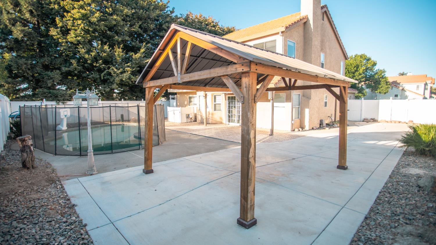 800 Pacheco Pl, Modesto, CA 95358