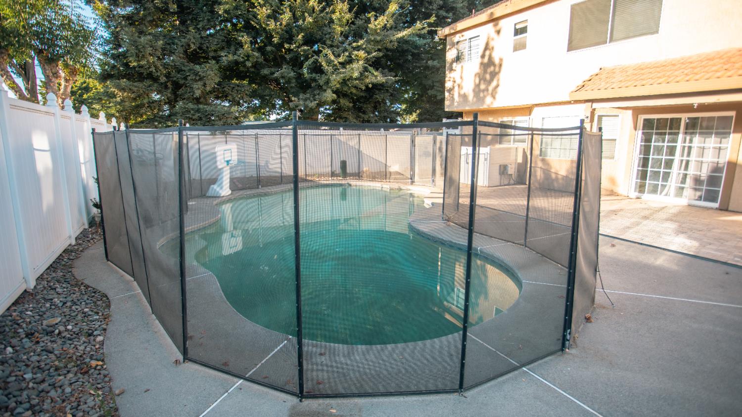 800 Pacheco Pl, Modesto, CA 95358