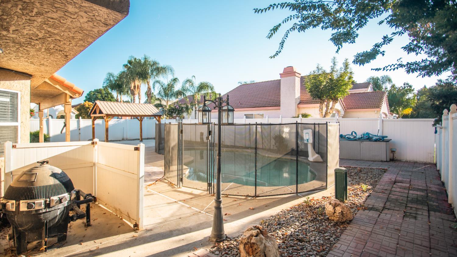 800 Pacheco Pl, Modesto, CA 95358