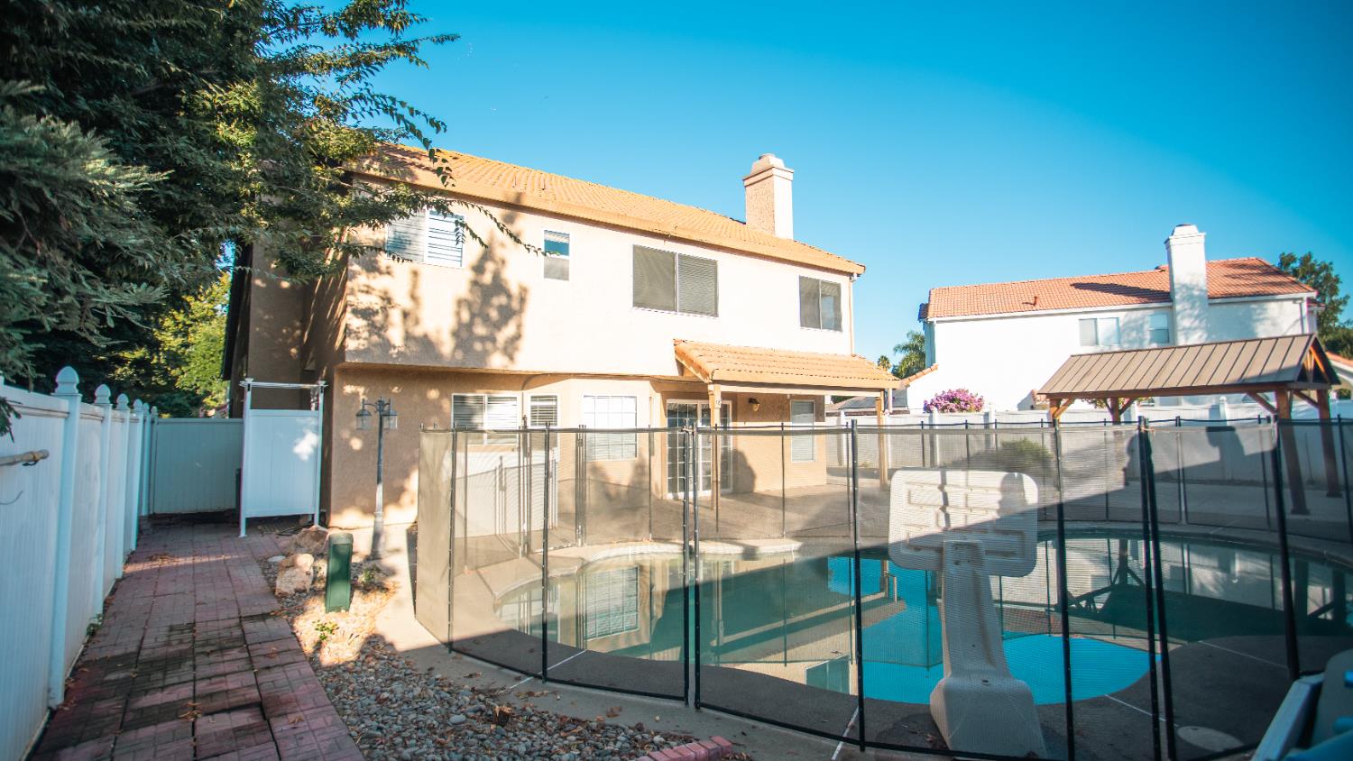 800 Pacheco Pl, Modesto, CA 95358