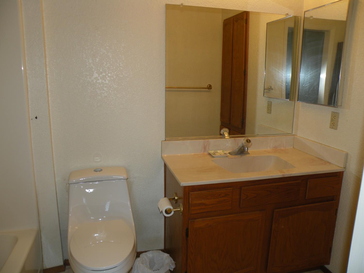 4045 Dale Rd #C, Modesto, CA 95356