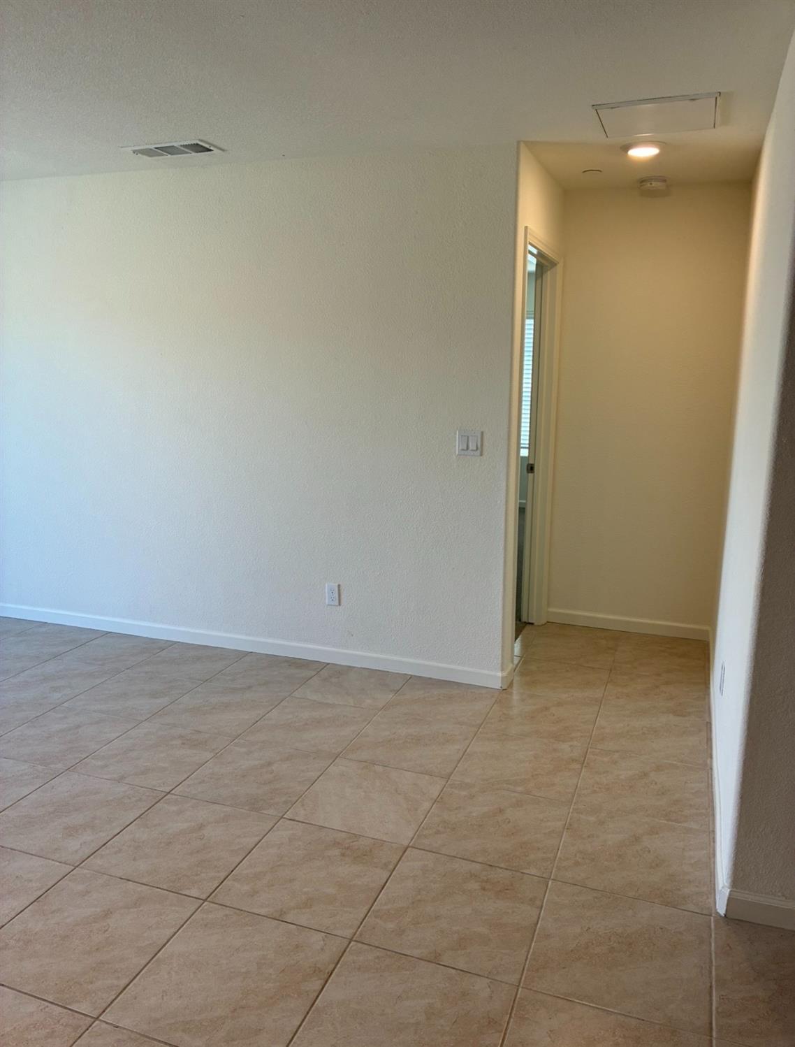 2272 Sanders Ct, Los Banos, CA 93635