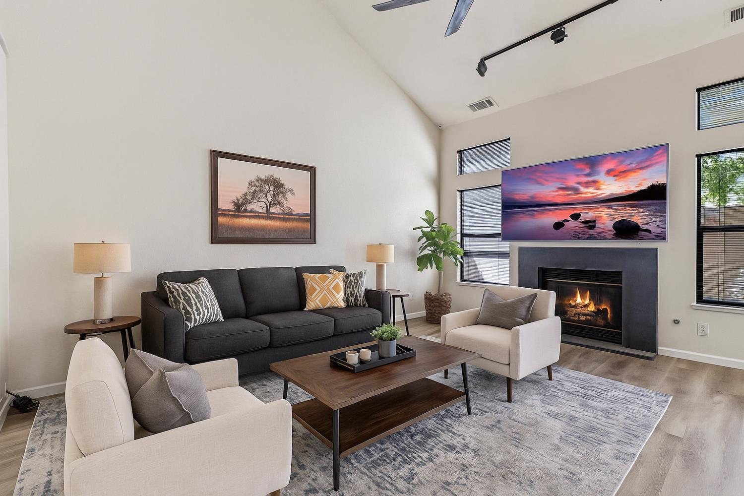 1126 Cedar Creek Dr #2, Modesto, CA 95355