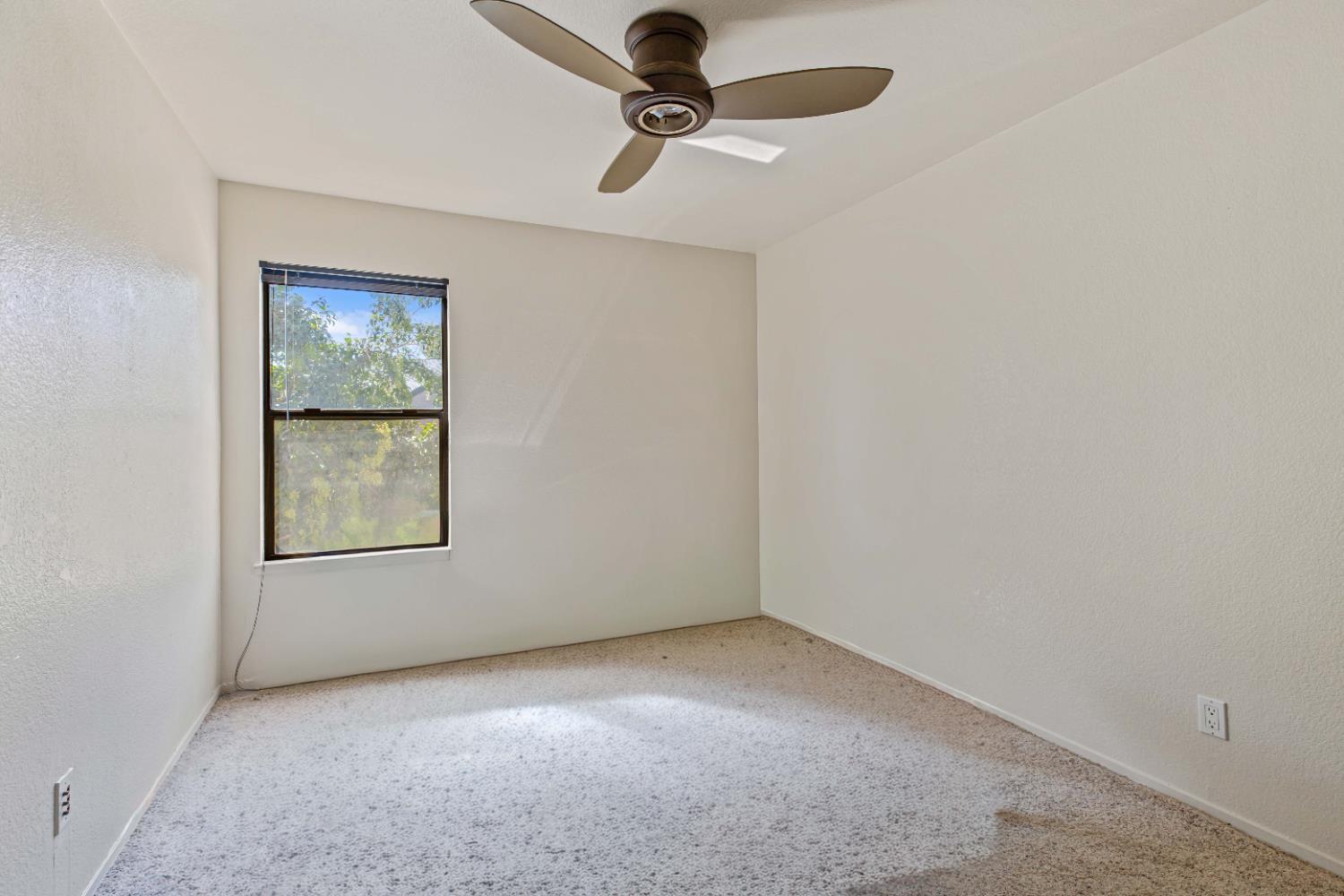 1126 Cedar Creek Dr #2, Modesto, CA 95355