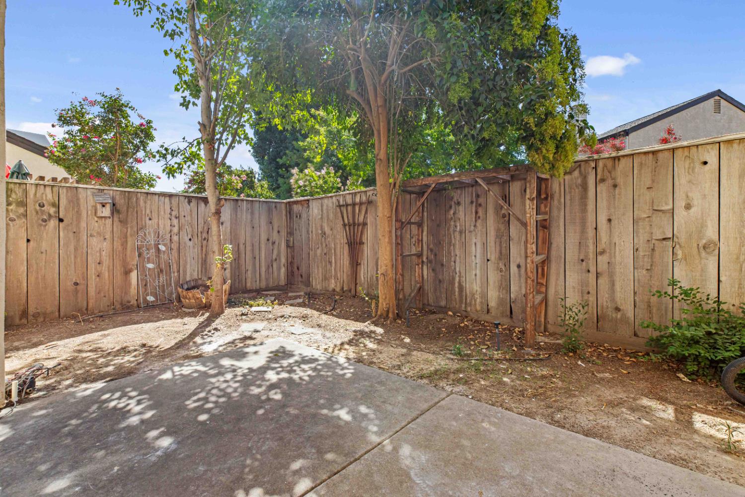 1126 Cedar Creek Dr #2, Modesto, CA 95355