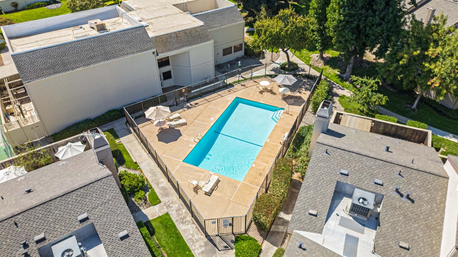 1126 Cedar Creek Dr #2, Modesto, CA 95355