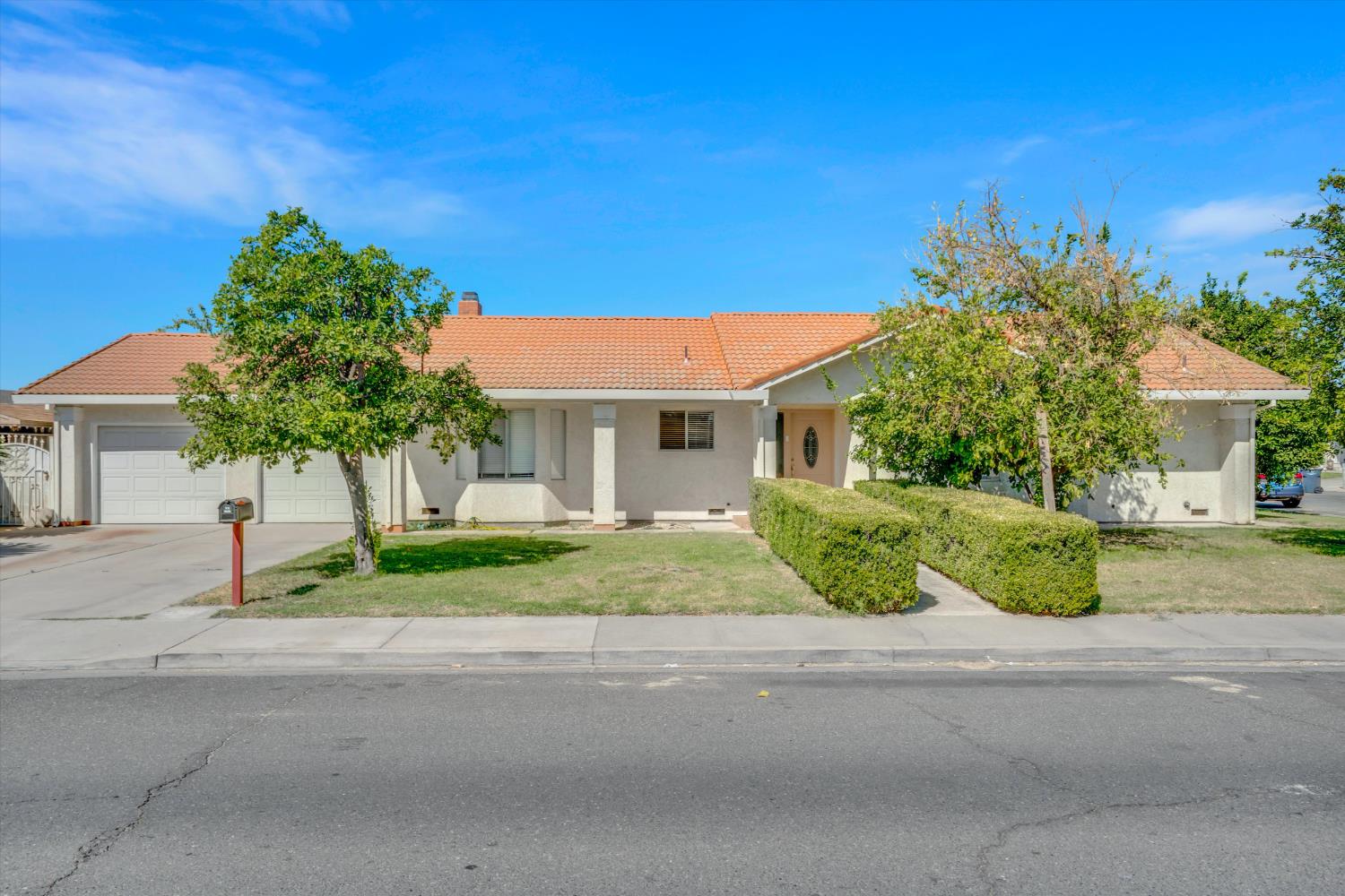 517 W Tuolumne Rd, Turlock, CA 95382