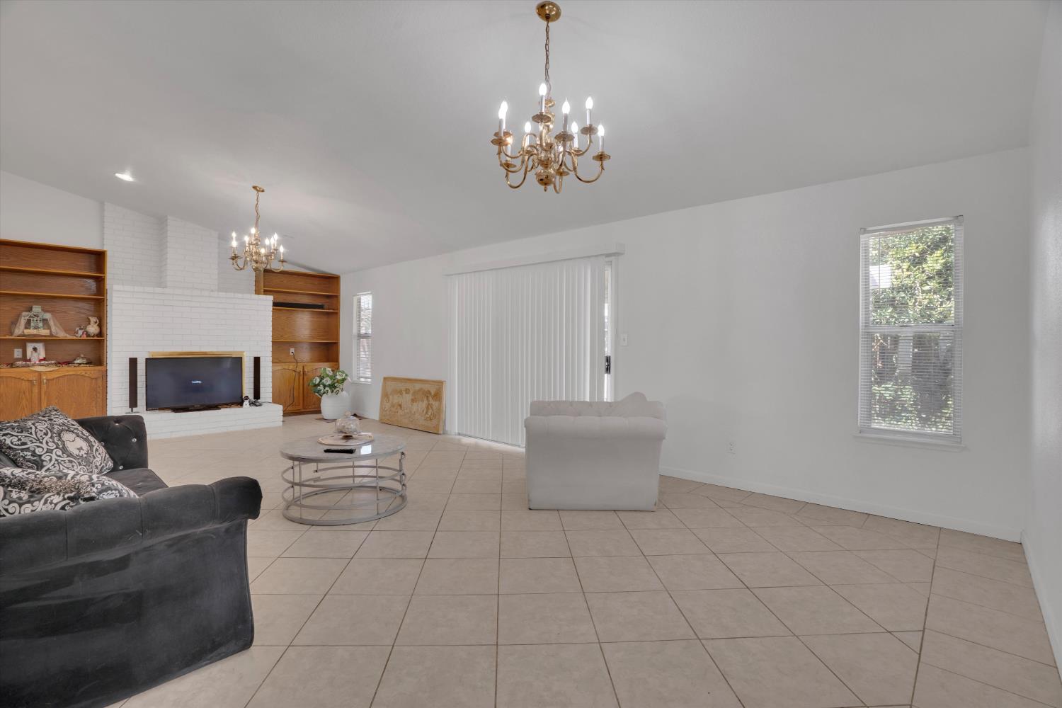 517 W Tuolumne Rd, Turlock, CA 95382