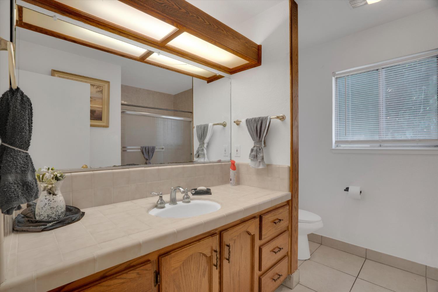 517 W Tuolumne Rd, Turlock, CA 95382