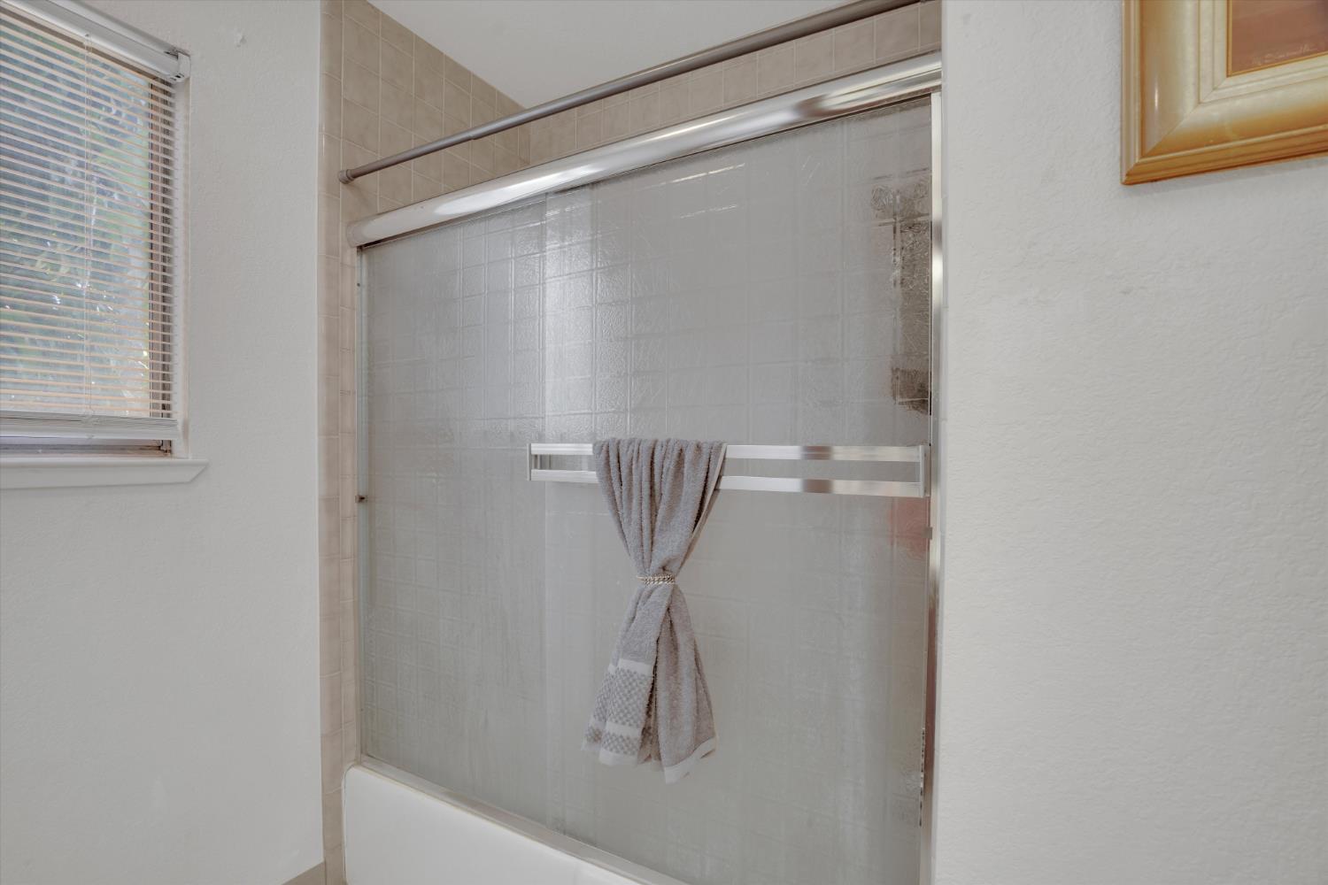 517 W Tuolumne Rd, Turlock, CA 95382