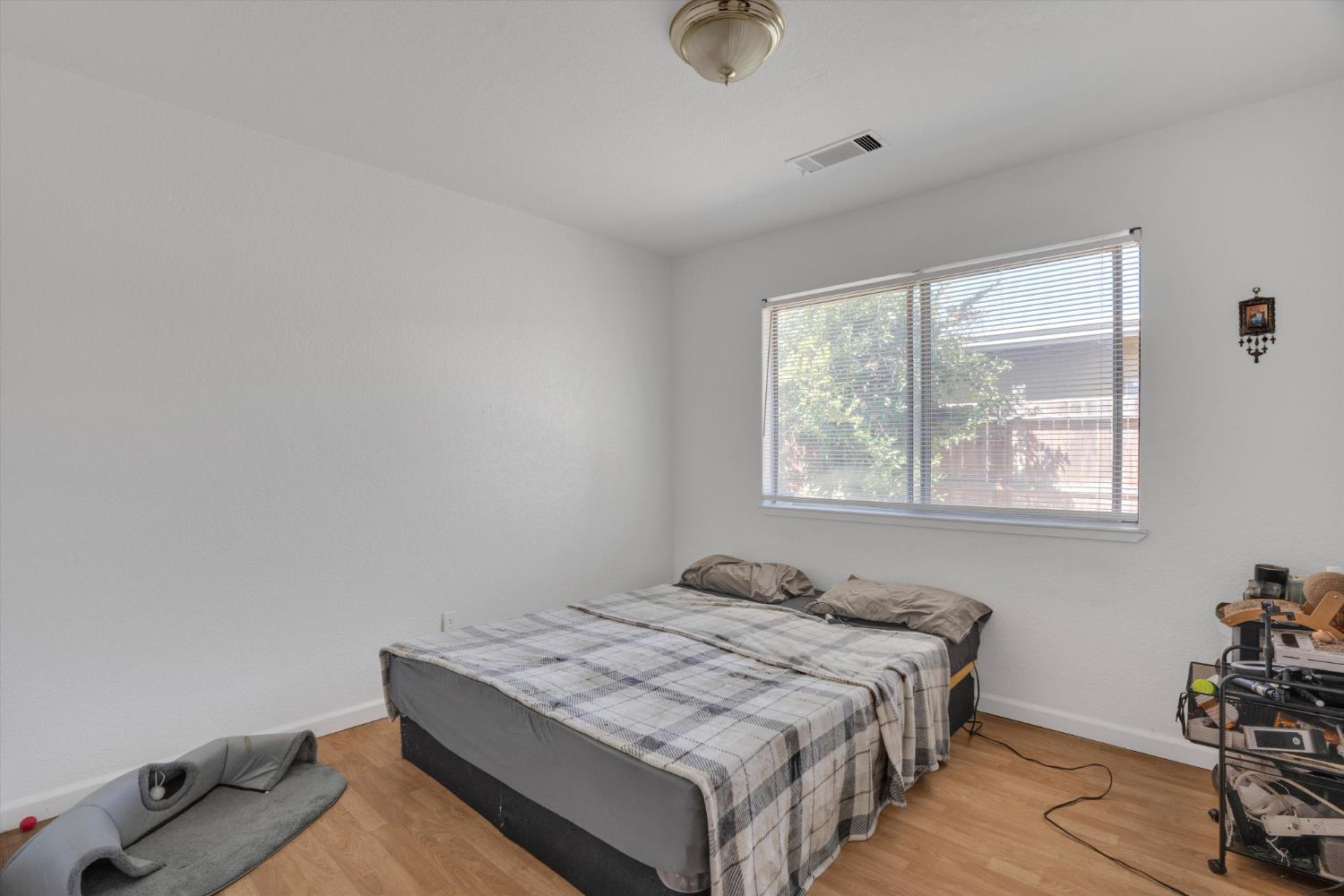 517 W Tuolumne Rd, Turlock, CA 95382