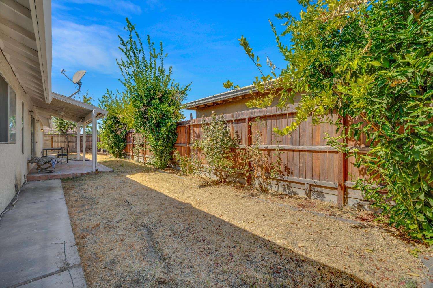 517 W Tuolumne Rd, Turlock, CA 95382