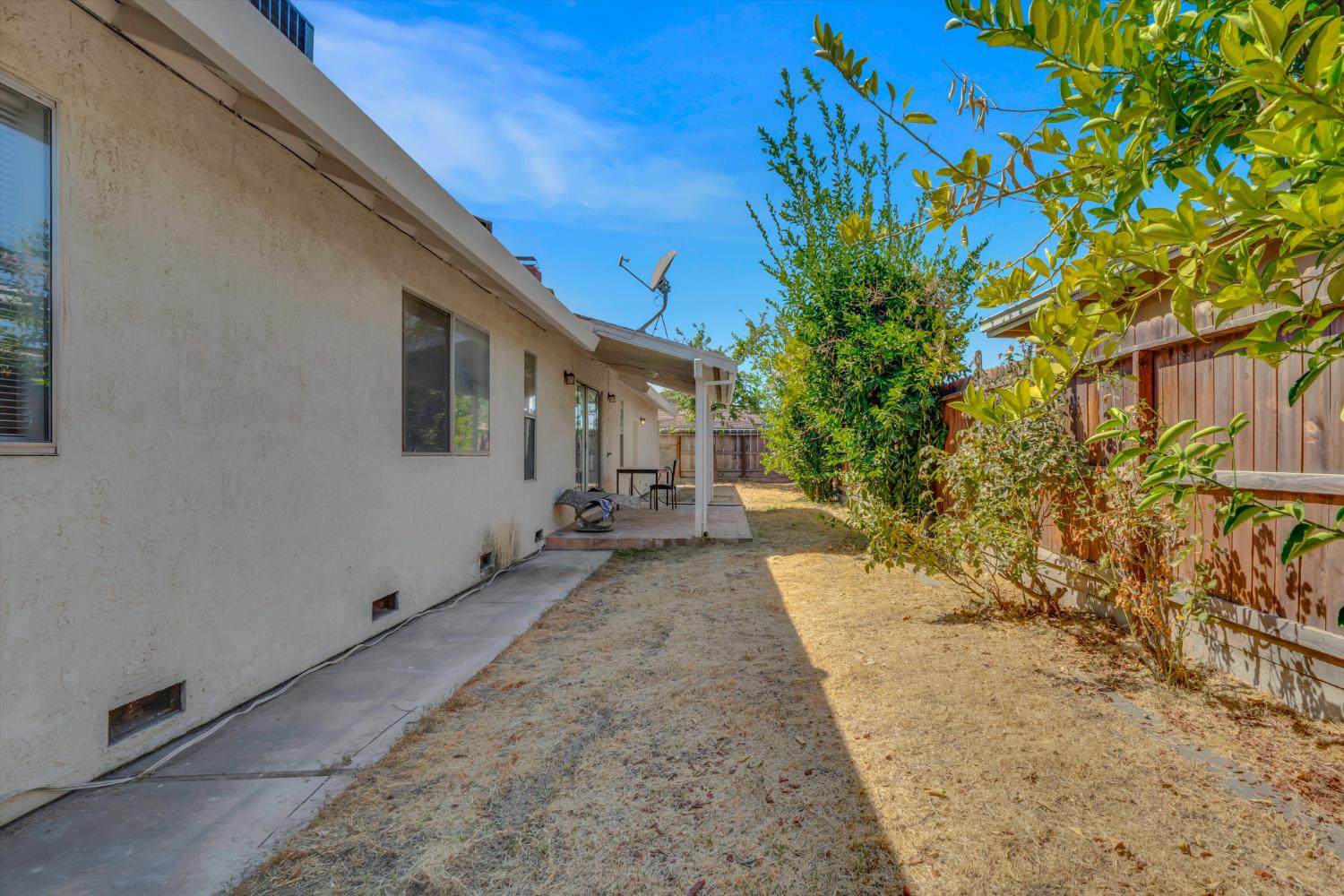 517 W Tuolumne Rd, Turlock, CA 95382